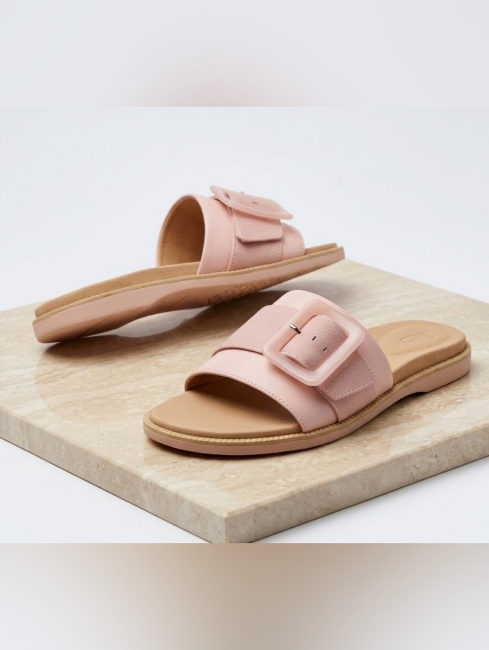 NEW! REEF Women's Pink Slide Sandals with Decorative Buckle sz 8 NWT Price firm - Picture 2 of 8